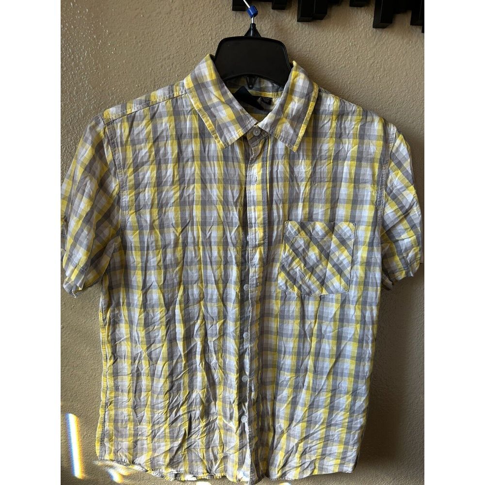 VURT Medium Plaid Bottom Down Shirt